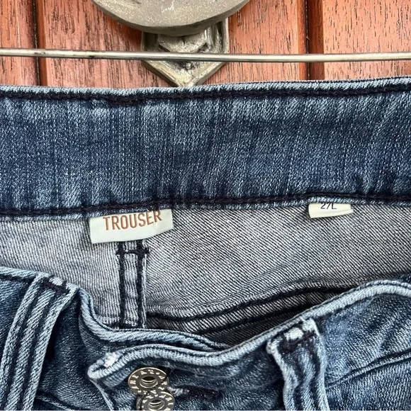 Classic Blue Women's Jeans - Picture 9 of 10